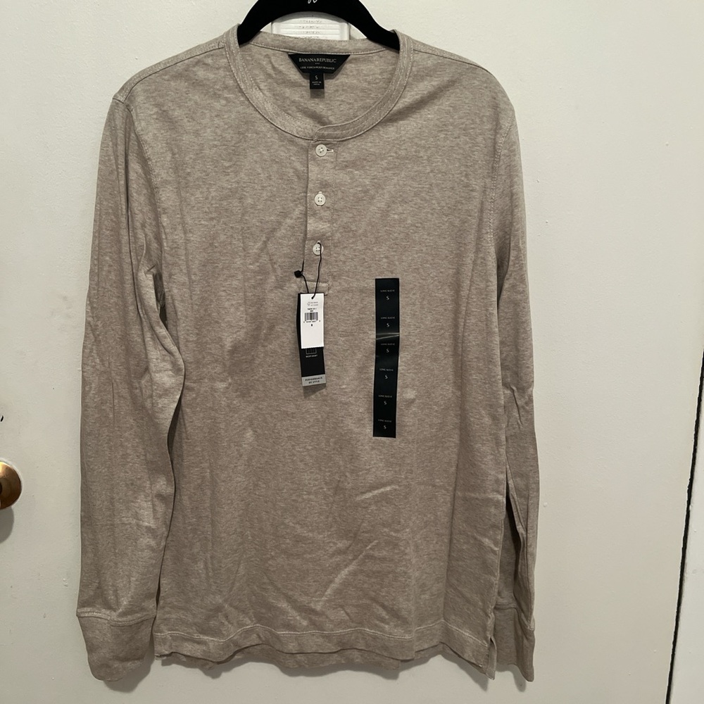Banana Republic Luxe Touch Performance Henley | Sz. Small | Color: Oatmeal | NWT